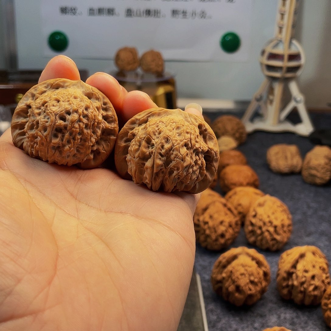 猴头核桃把件血麒麟42尺