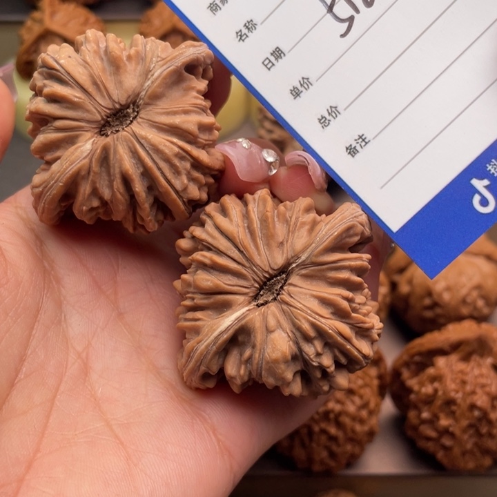 文玩核桃吊坠黄****518号48楼