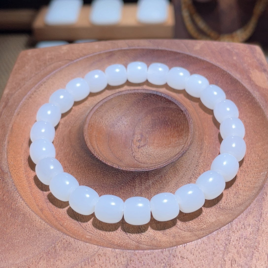 未镶嵌手链和田玉卡8