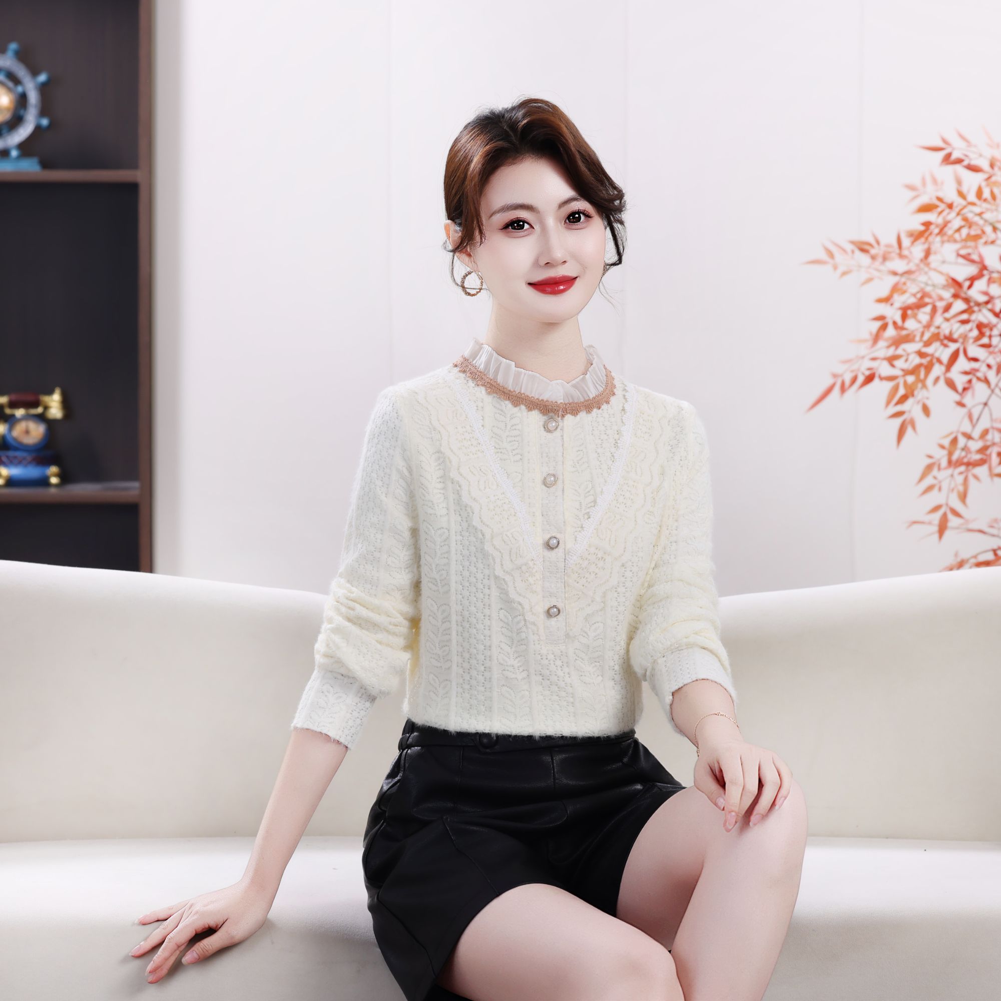 磨毛加绒蕾丝打底衫女内搭2025年秋冬新款时尚百搭显瘦洋气小衫