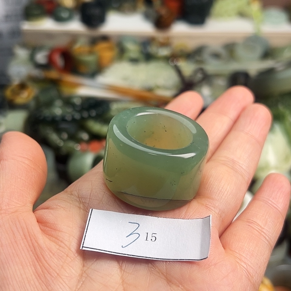 【闪购商品】未镶嵌蛇纹石玉戒指海**食