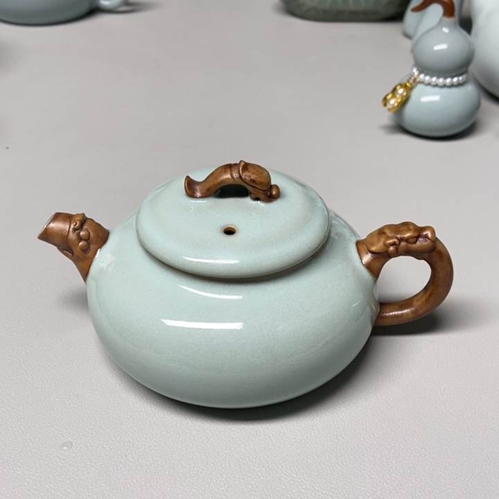 赵琳支钉龙壶带礼盒