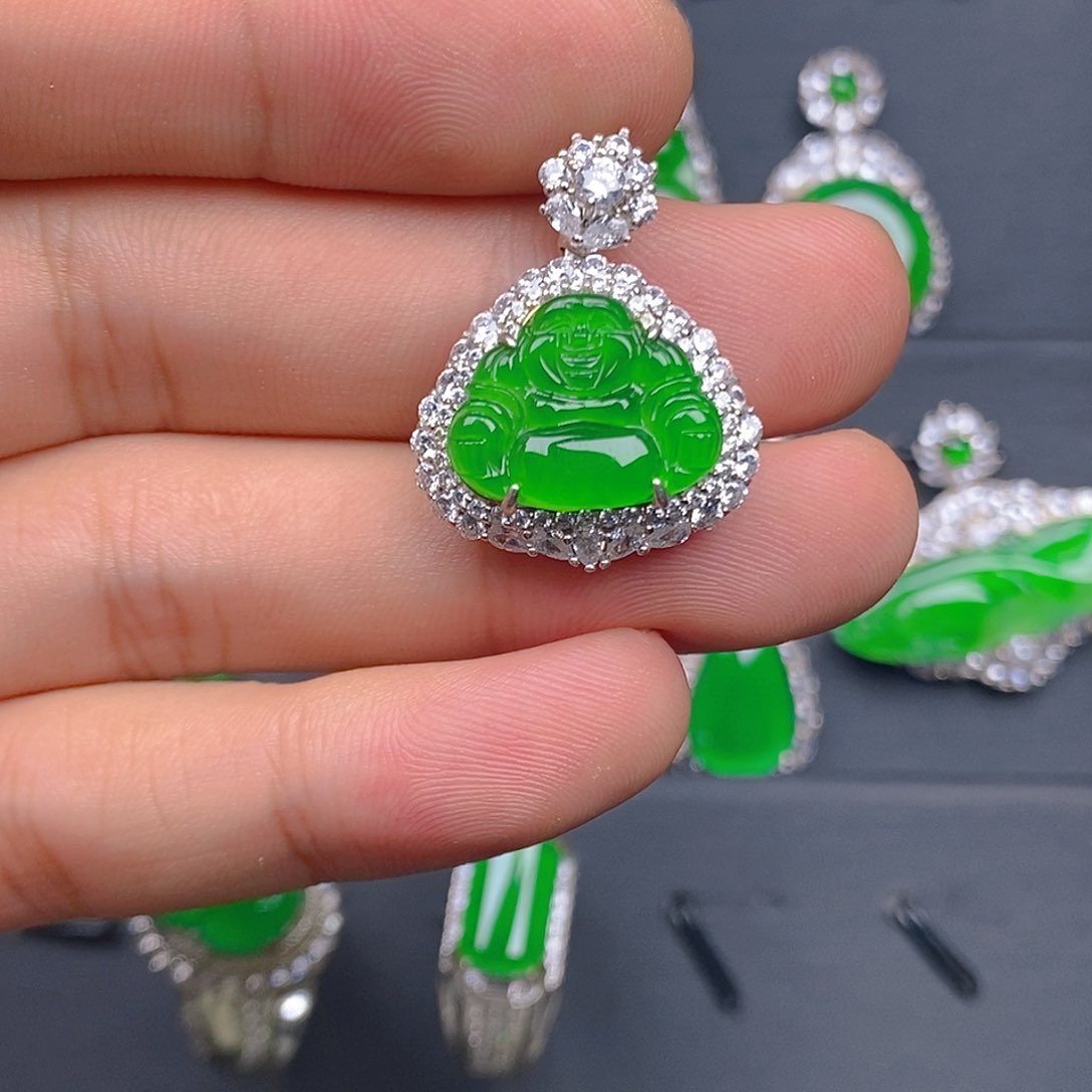 吊坠(赠链)银S925镶嵌翡翠吊坠