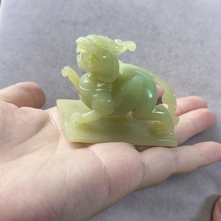 岫玉手把件未镶嵌