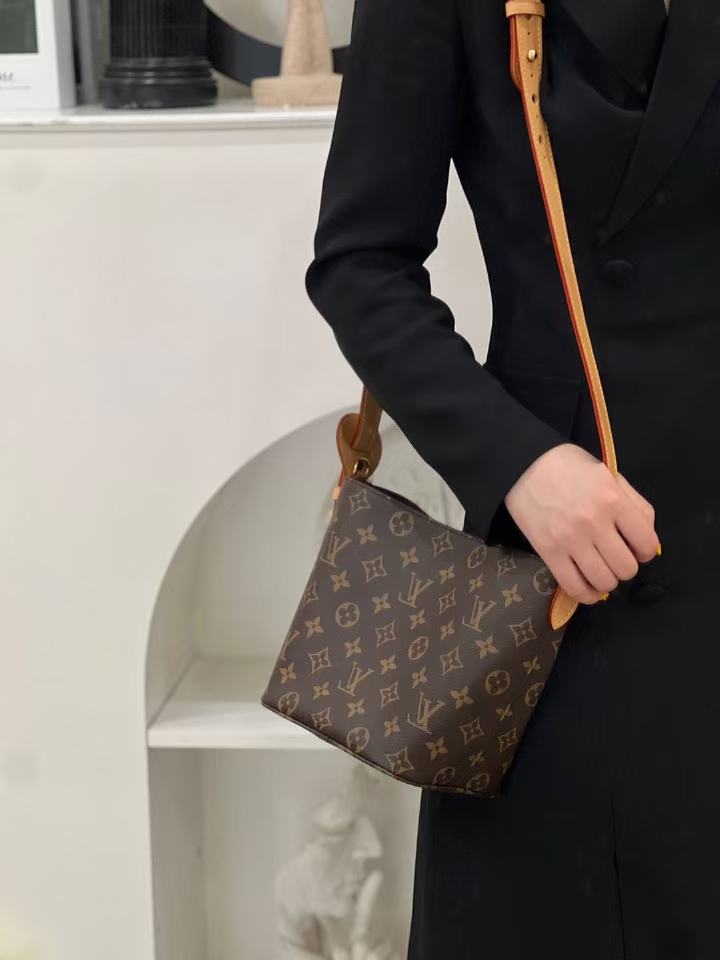 未使用 LouisVuitton/路易威登 lv all in bb 老花/甄选