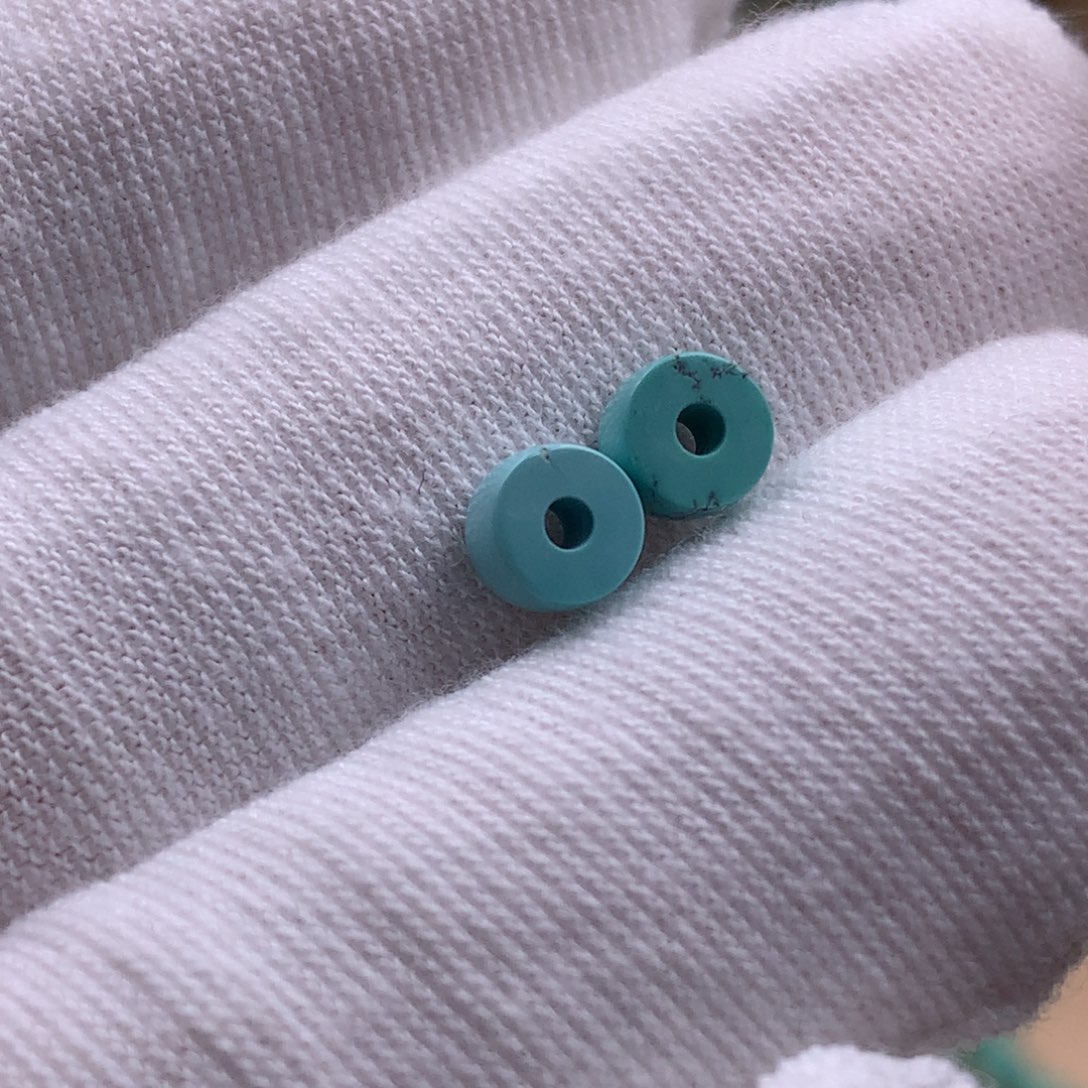 亚***色绿松石未镶嵌珠宝奇石