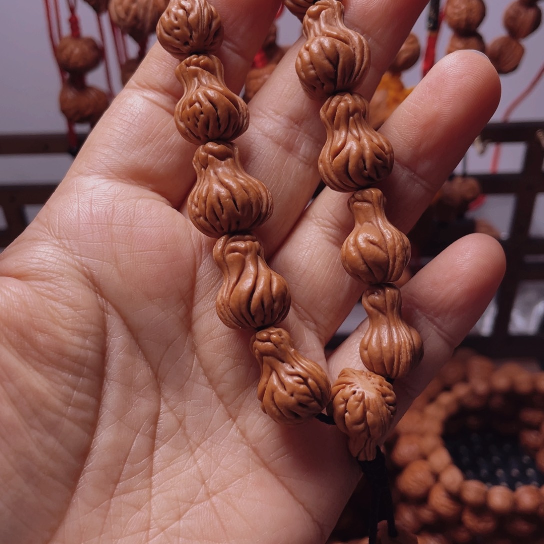 木质类龙纹桃枭手串