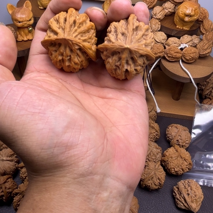 平***樂吊坠桃核野牛三棱有瑕疵
