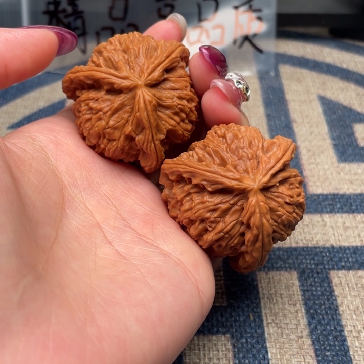 呀***呀吊坠文玩核桃白狮子