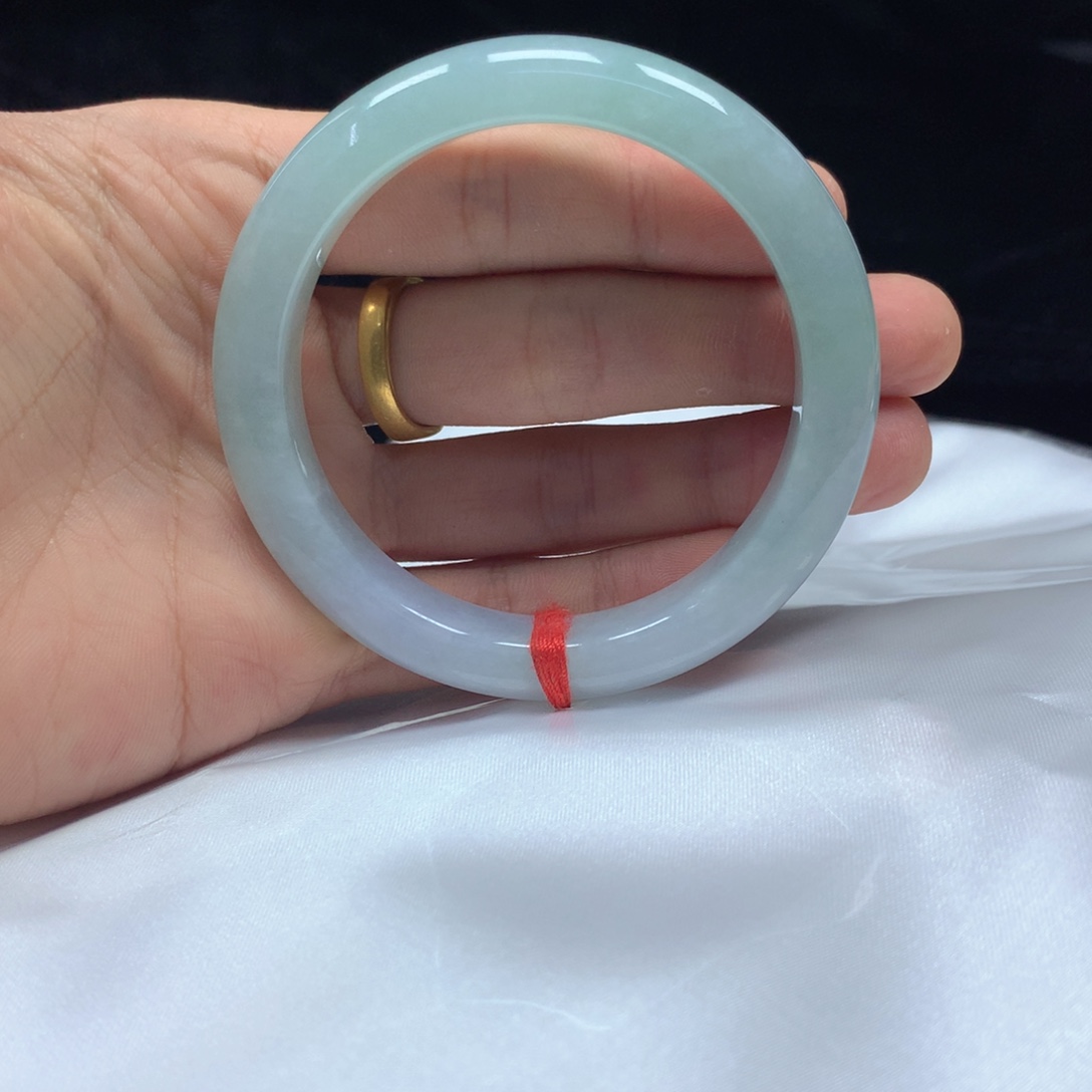 翡翠未镶嵌手镯（圆镯）55.3