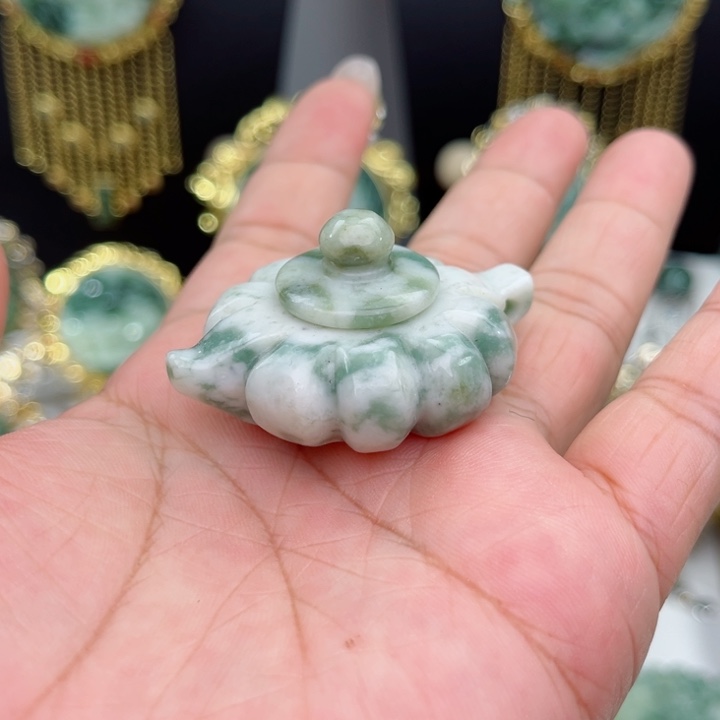 透闪石-蛇纹石玉手把件未镶嵌