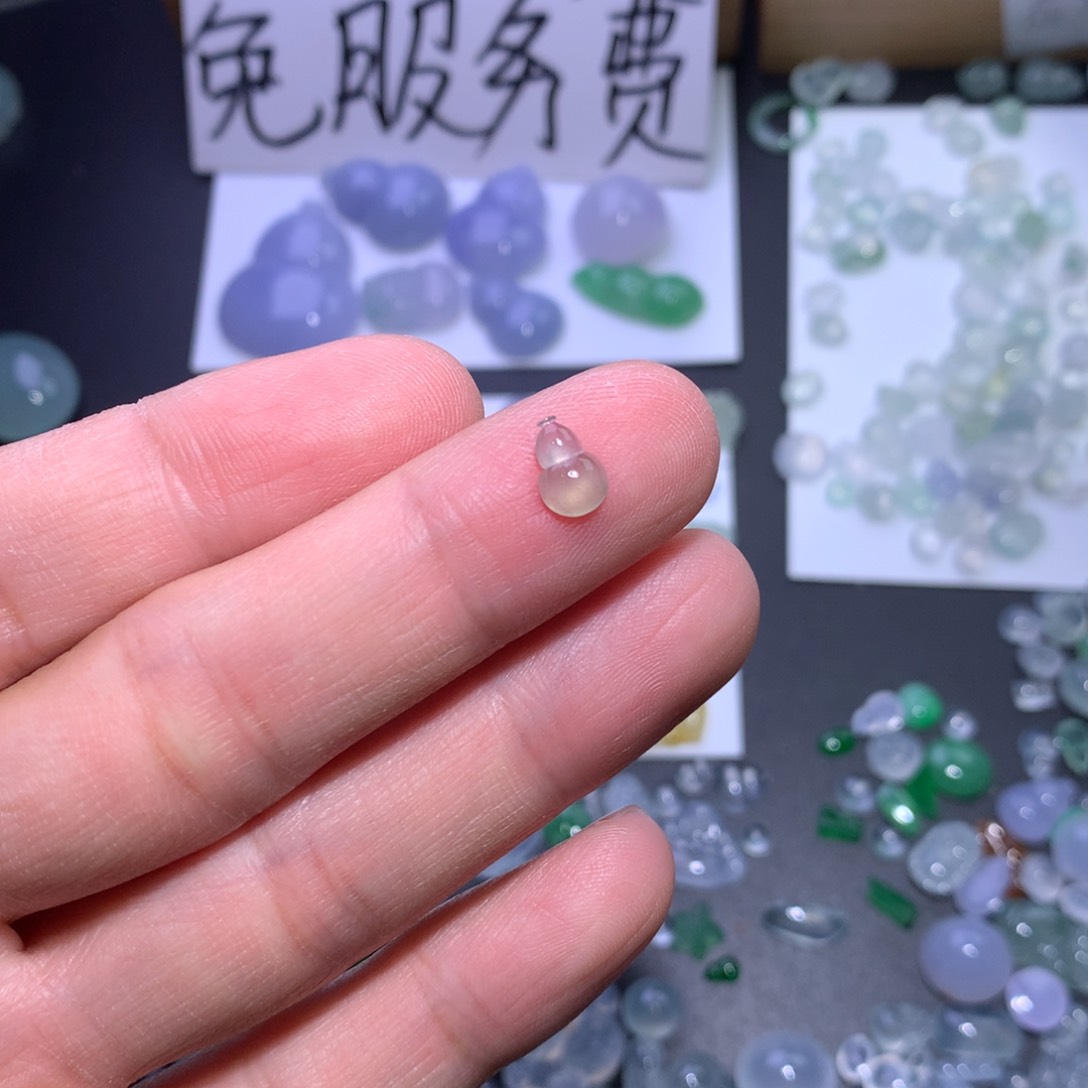 翡翠颈饰未镶嵌葫芦