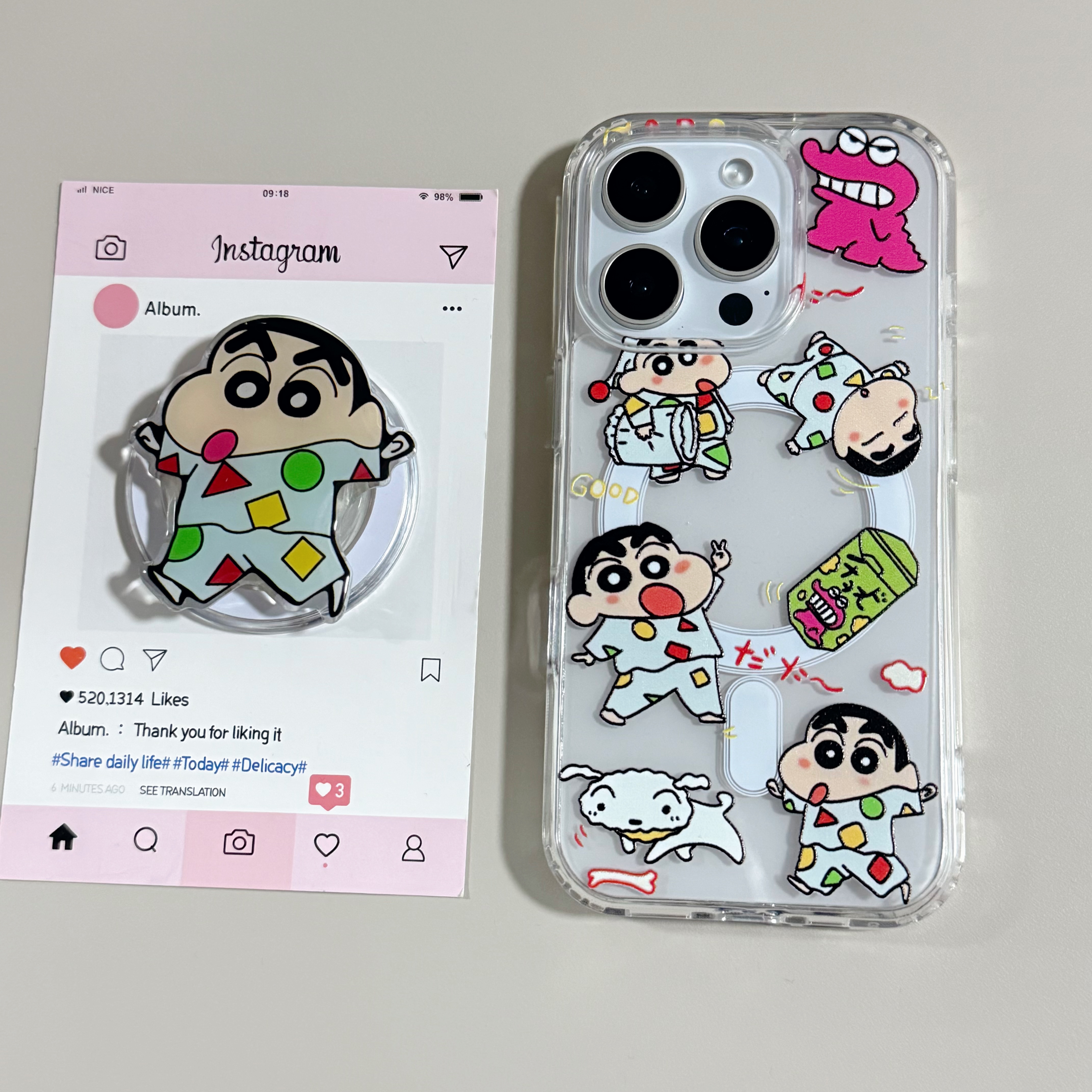 【亚克力磁吸】睡衣小新支架一套透明手机壳适用苹果17/16/15防摔