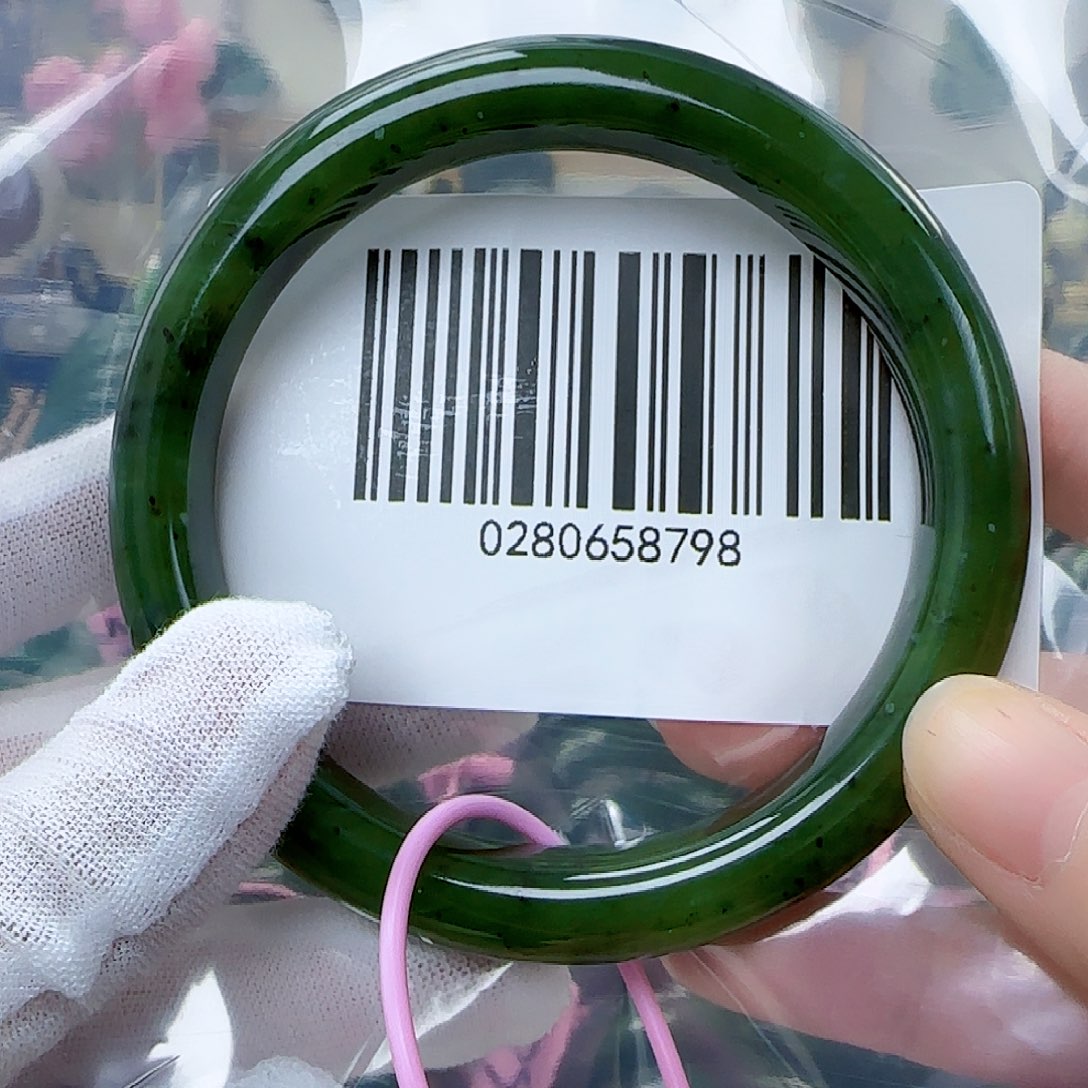 和田玉（碧玉）手镯未镶嵌包容65