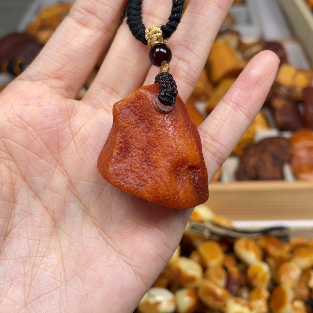 琥珀珠宝奇石未镶嵌