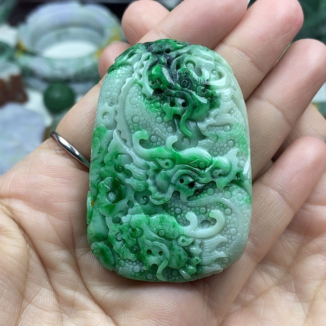 颈饰未镶嵌翡翠完***@牌子