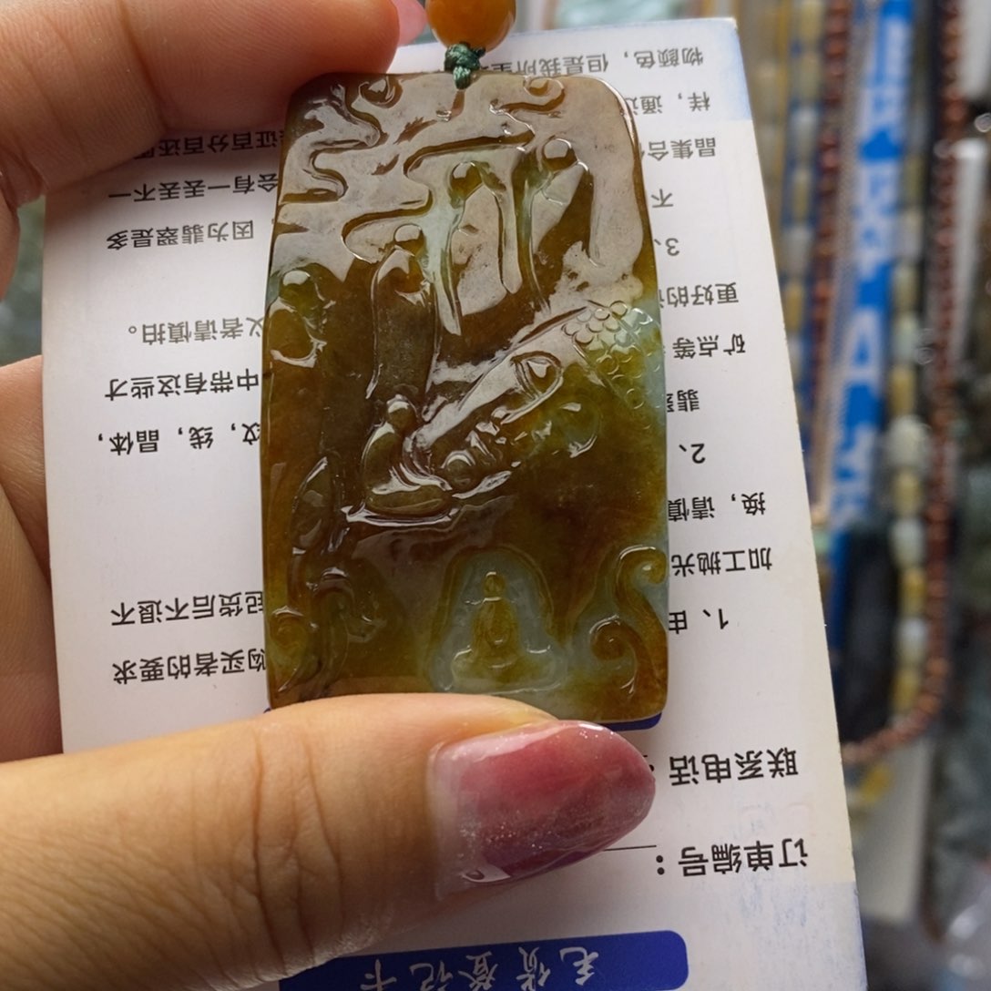 翡翠未镶嵌颈饰佛