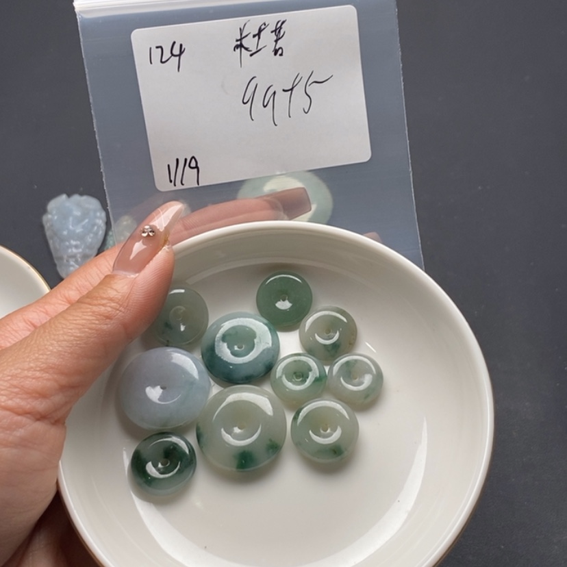 【闪购商品】翡翠颈饰未镶嵌杜*