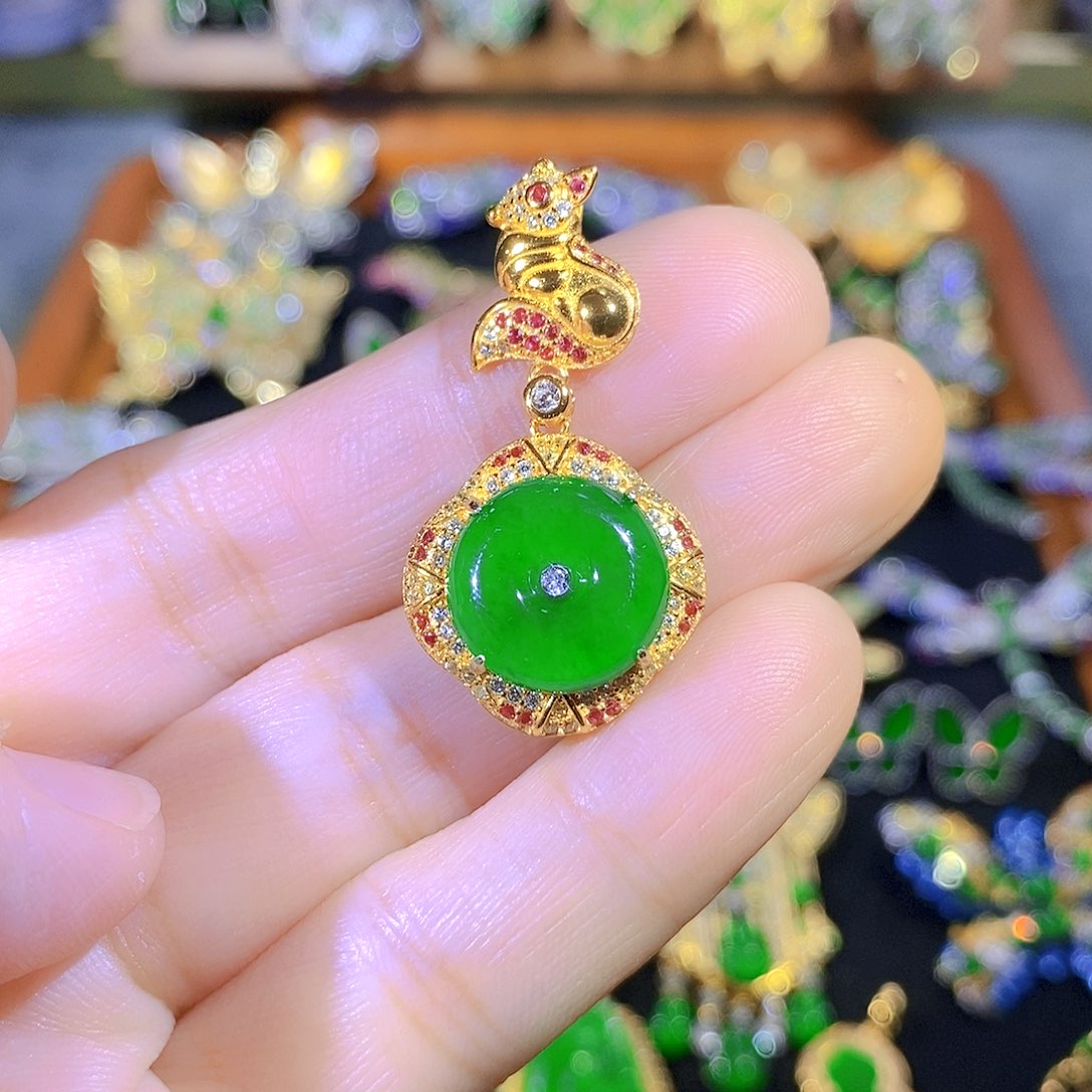 颈饰银S925镶嵌翡翠