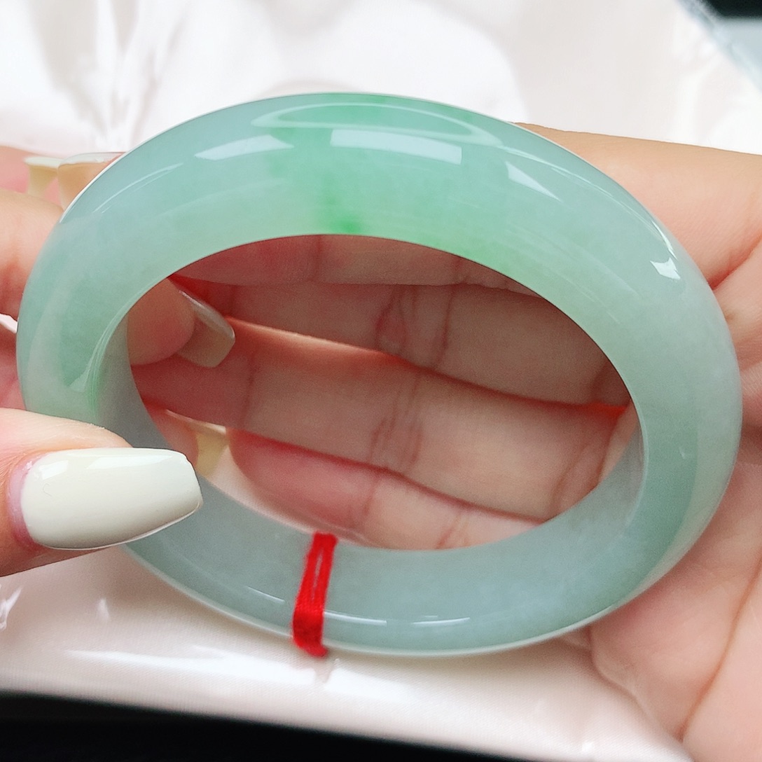 翡翠手镯未镶嵌早23