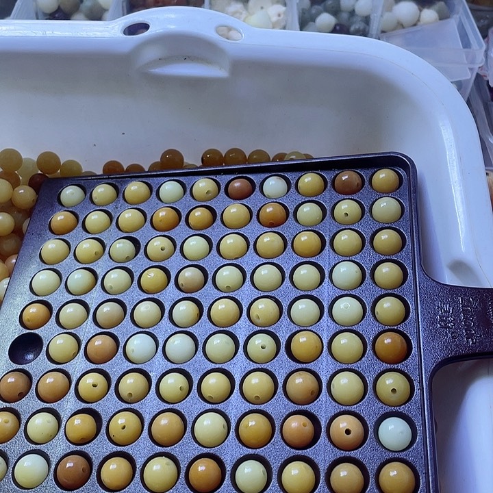 白玉菩提吊坠瑕疵黄圆10二百关注➕牌宠一百