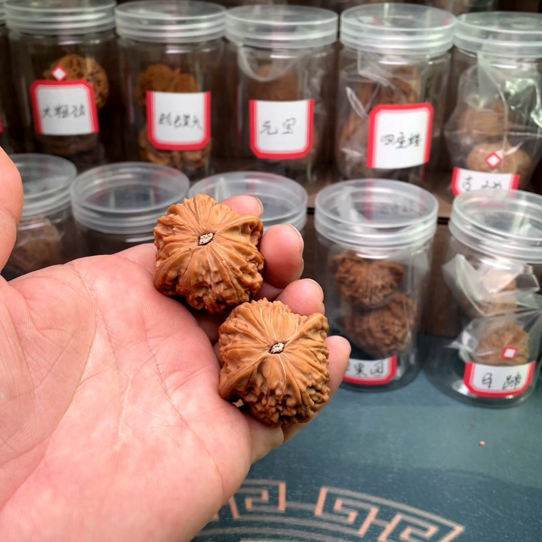 文玩核桃吊坠王*龙文玩核桃一物一图