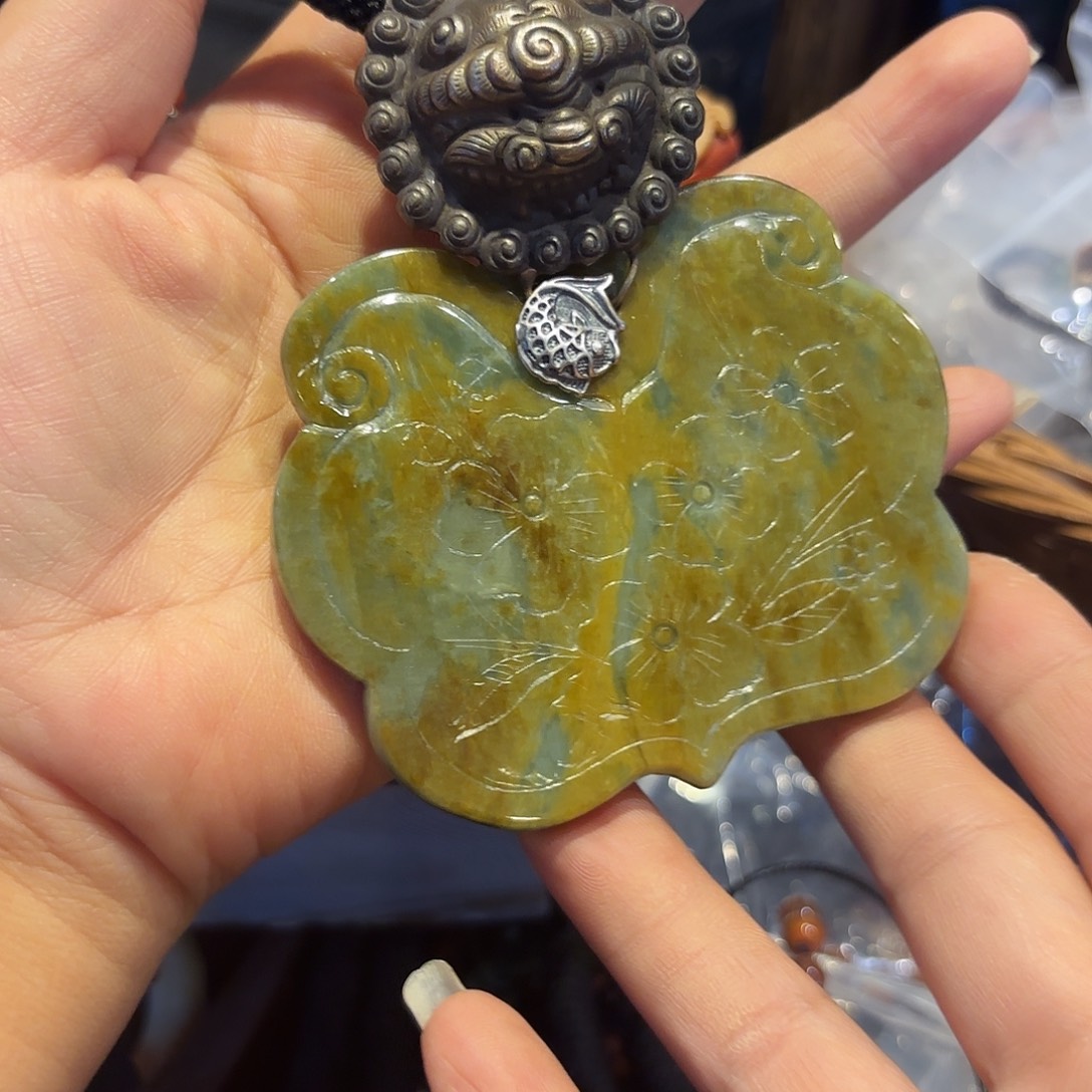 翡翠未镶嵌颈饰，原创^_^