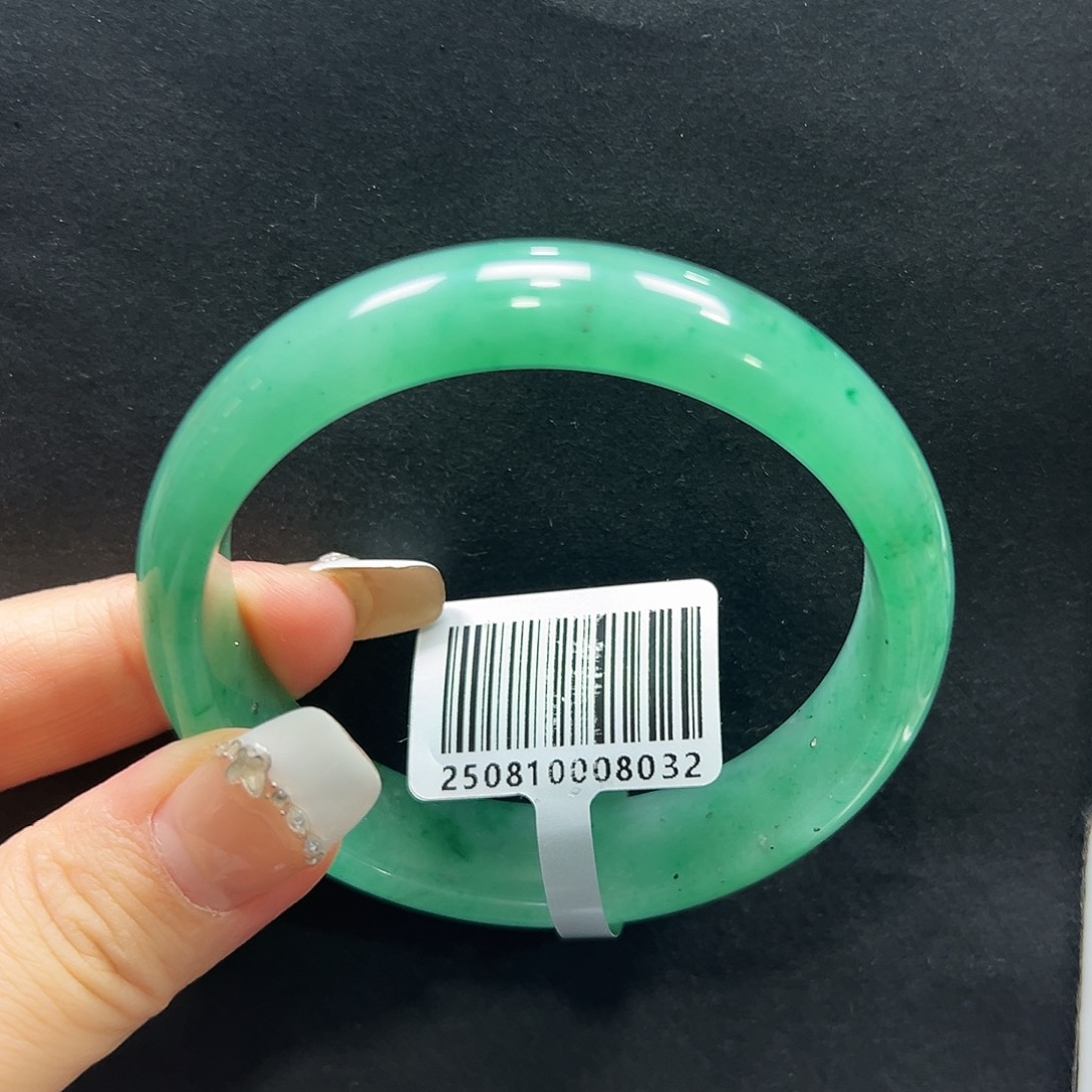 石英质玉（非洲翠）未镶嵌手镯