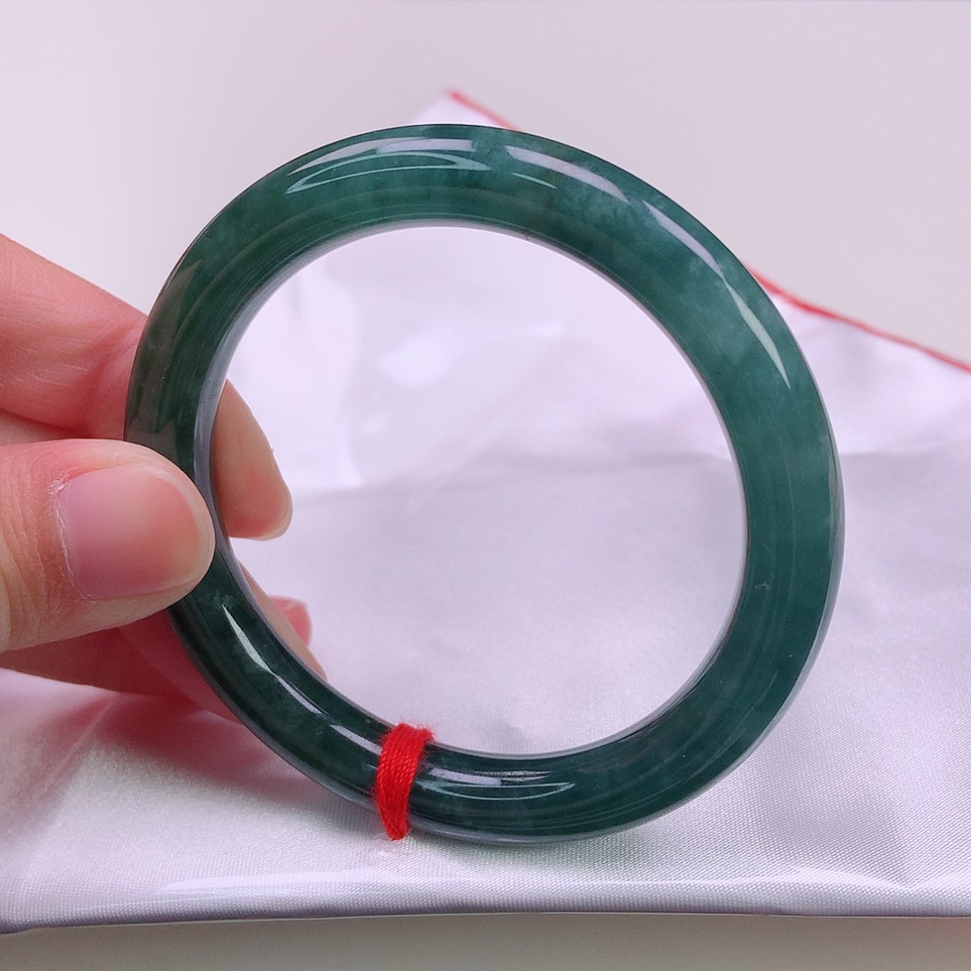 翡翠手镯未镶嵌53圆条