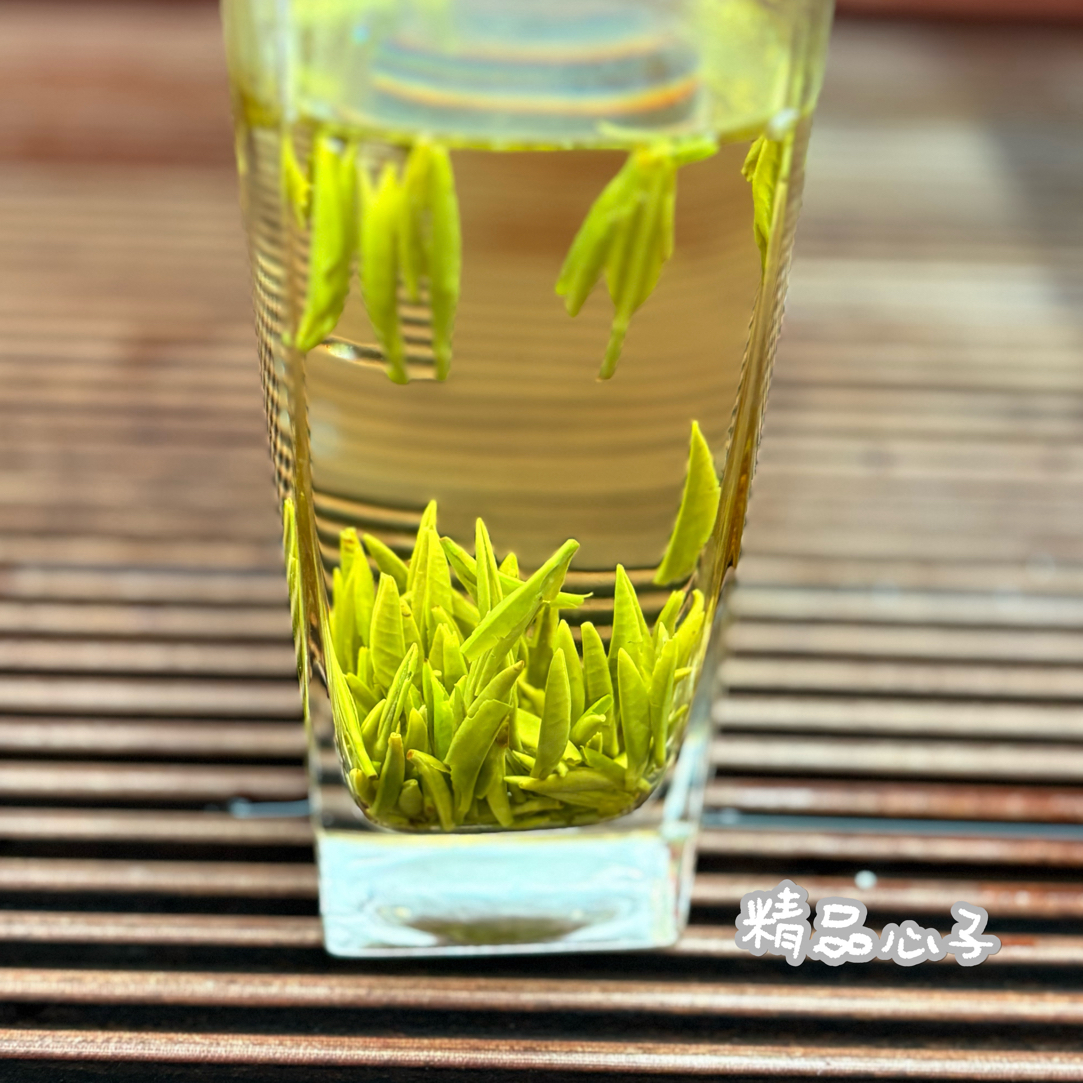 绿茶 精品心子鲜甜 耐泡 芽头饱满 谷黄