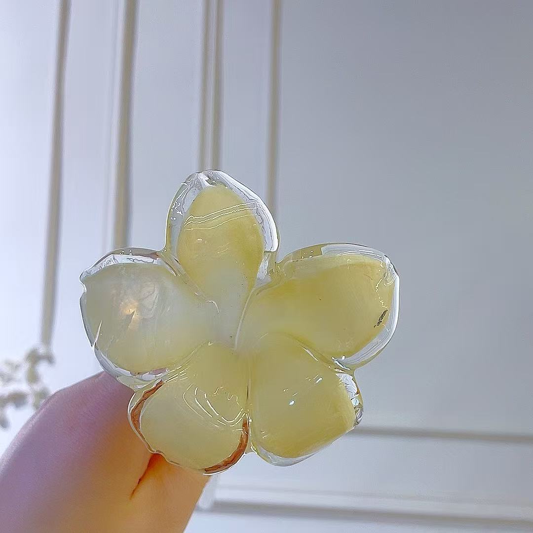 米白喇叭花花手工琉璃花瓣摆件
