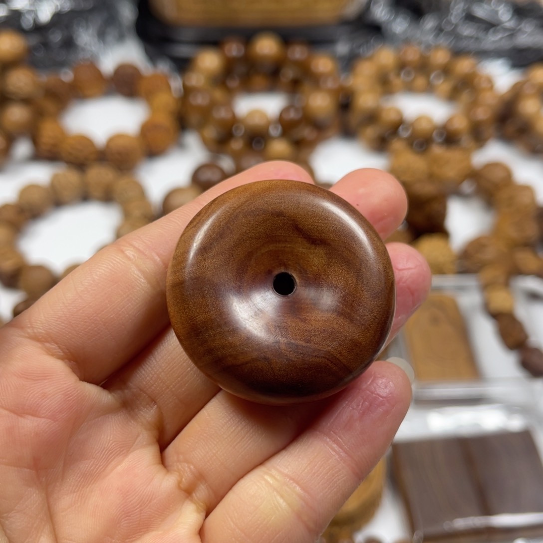 檀香木横纹黑肉沉4×1.2平安扣