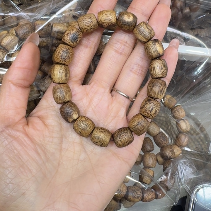 沉香手串白棋沉浮