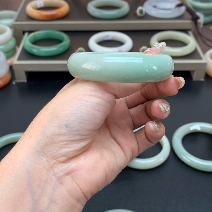 石英质玉未镶嵌手镯惜*54