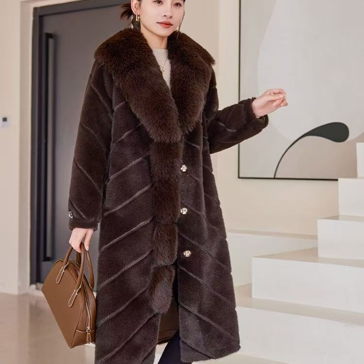 [直播专属]明星同款气质轻奢貂绒外套大毛领条纹百搭慵懒风D16