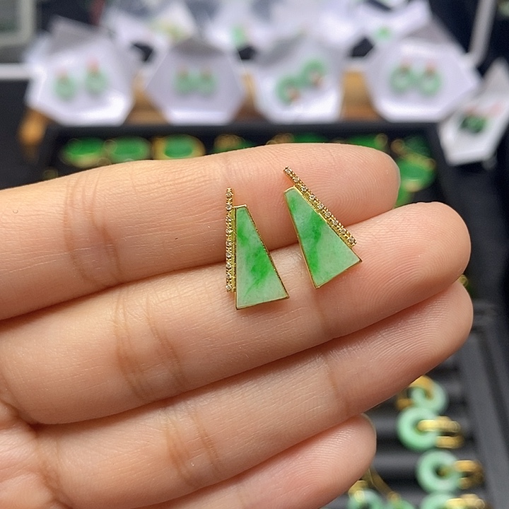 翡翠耳饰18K金镶嵌天然翡翠