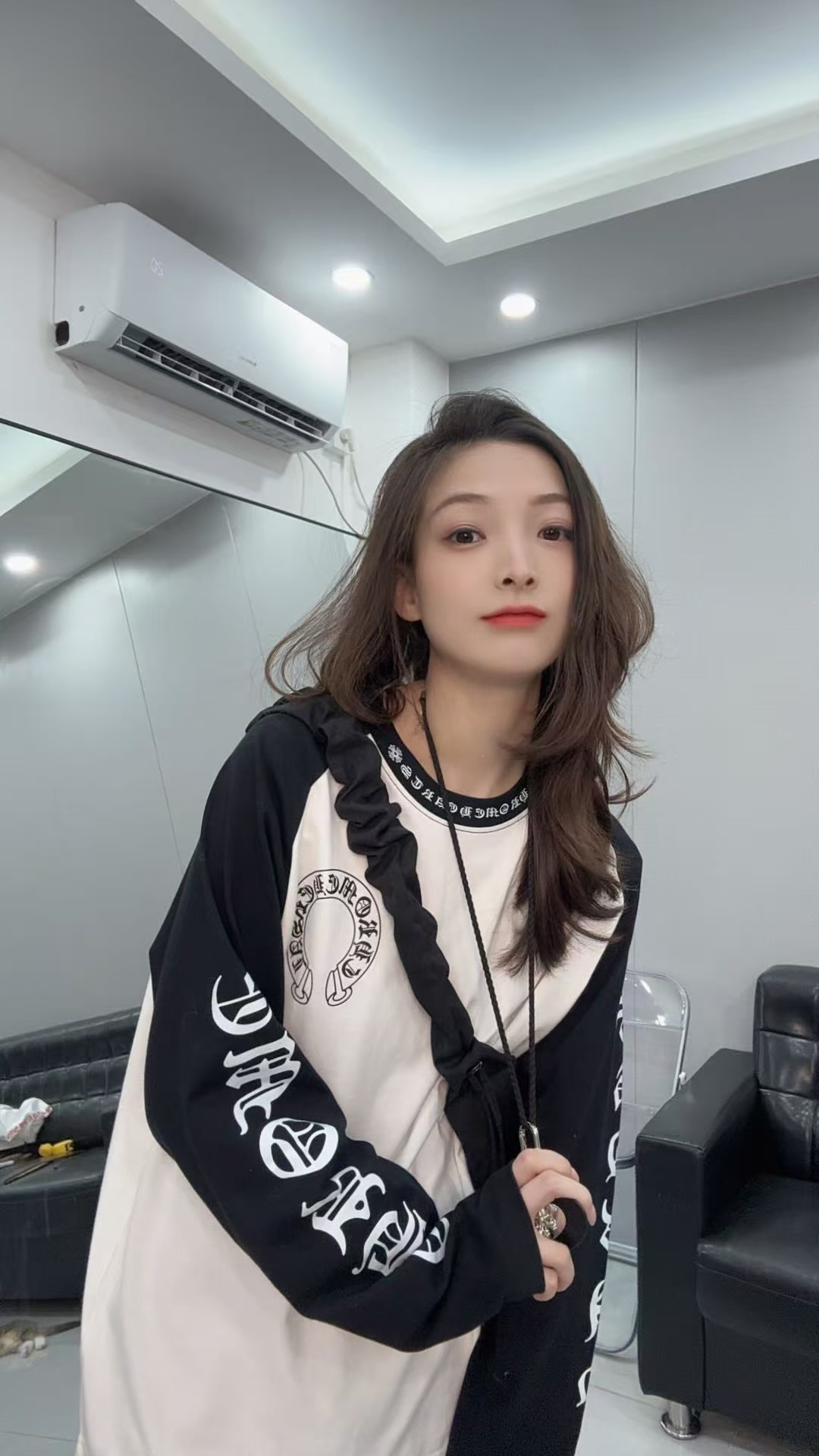 LLZ338透气见外包装中国风长袖字母T恤宽松长款撞色印花