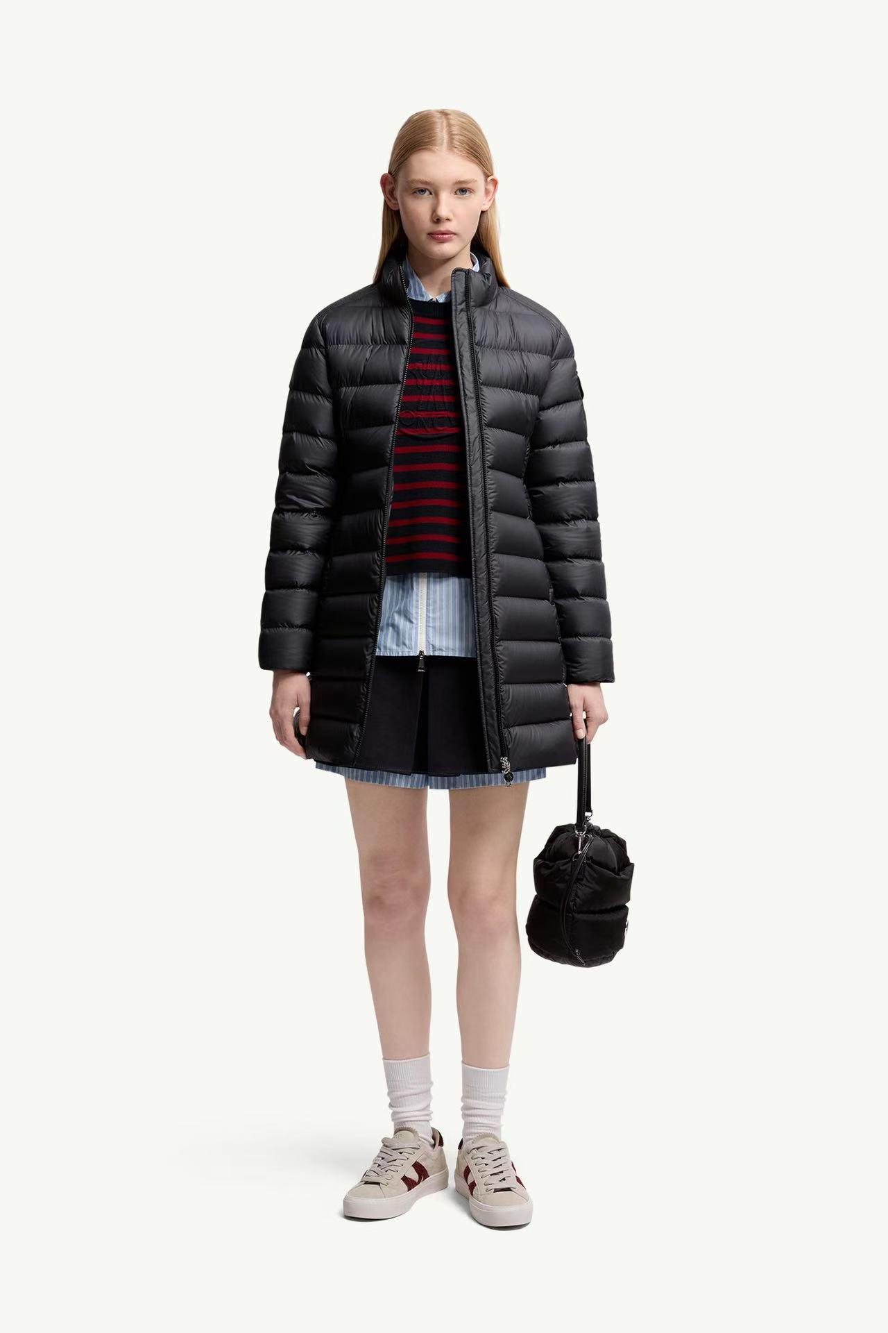 未使用 MONCLER 盟可睐25季中长款收腰羽绒服IGESSE