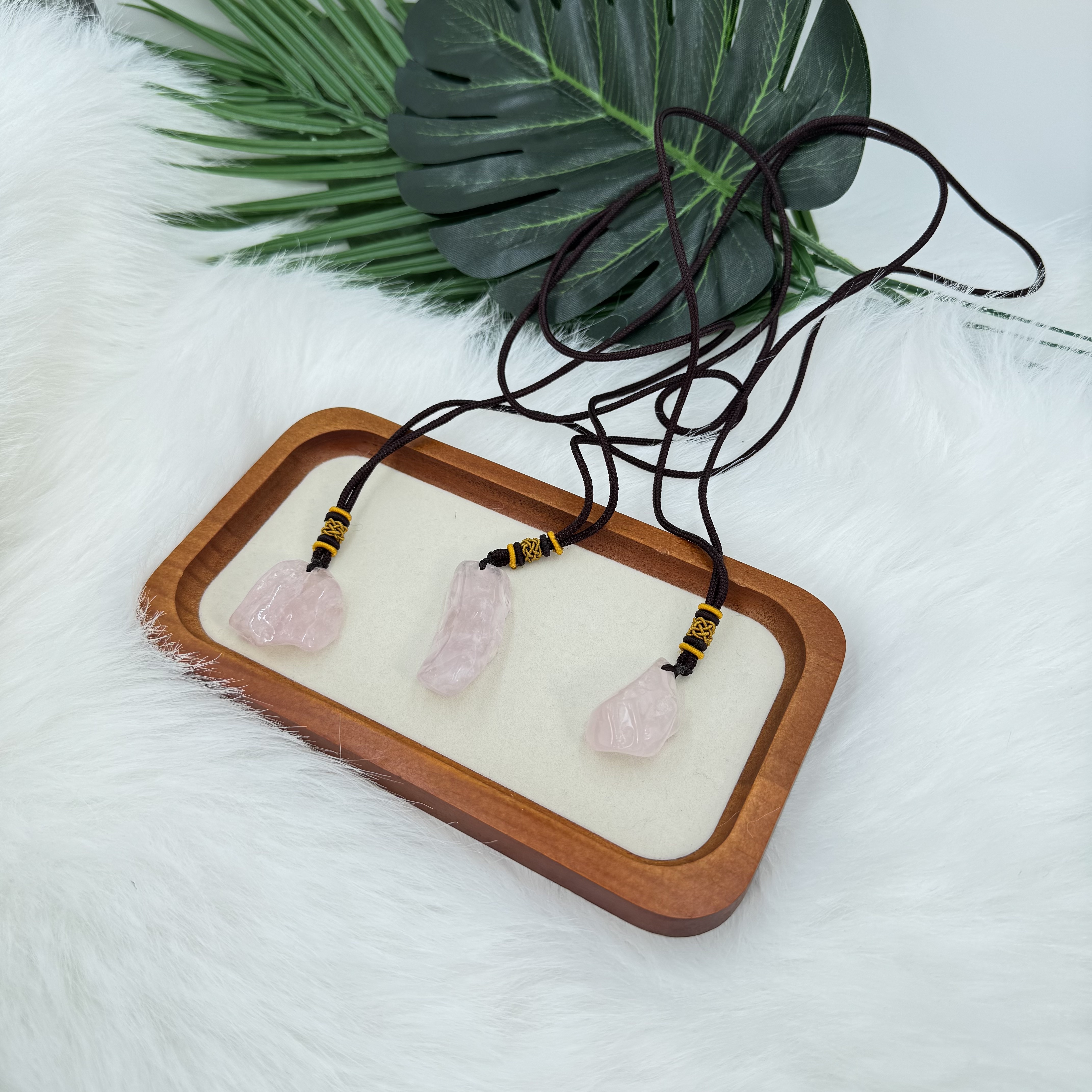 s01纯天然水晶粉水晶随形吊坠多样发其一