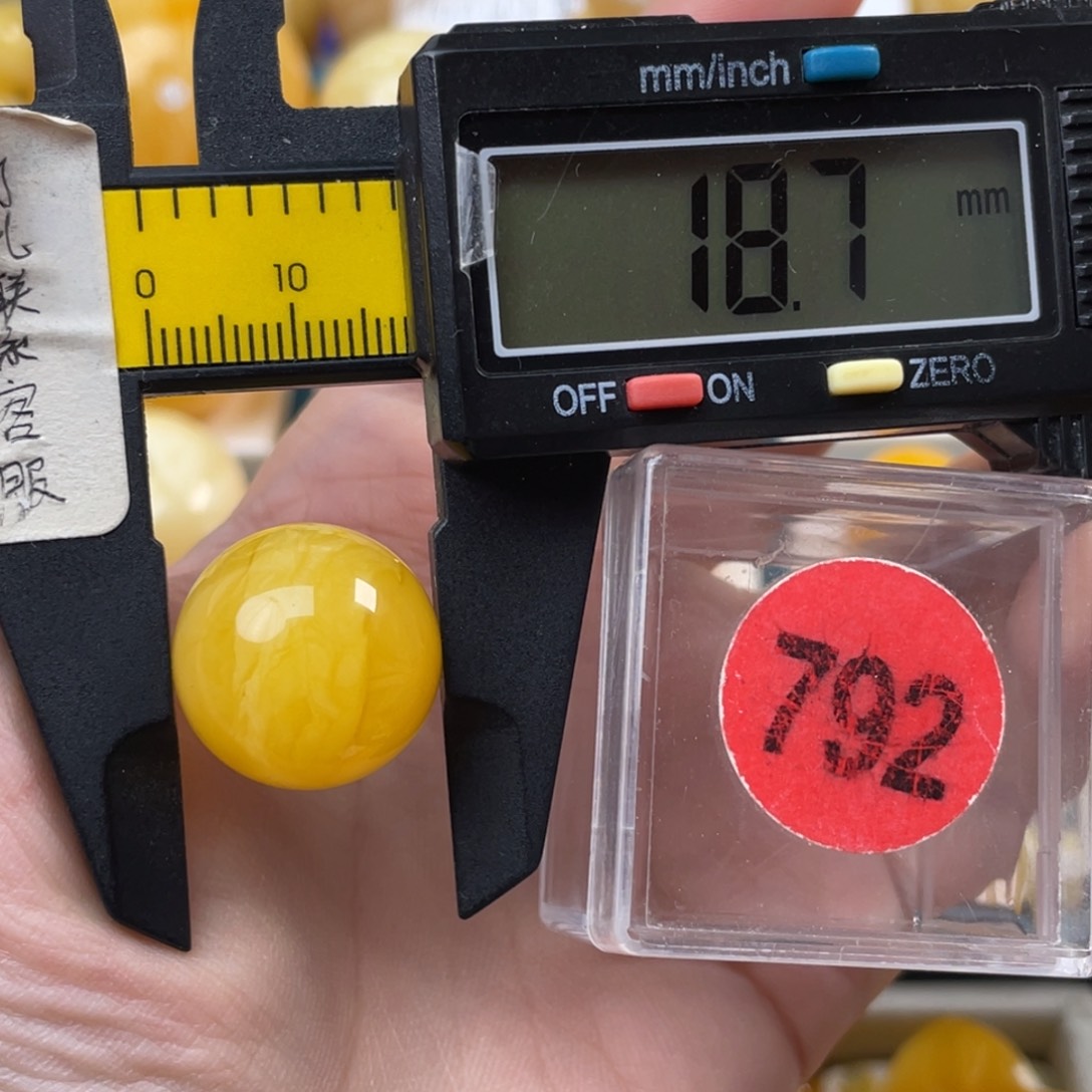 蜜蜡未镶嵌珠宝奇石微瑕