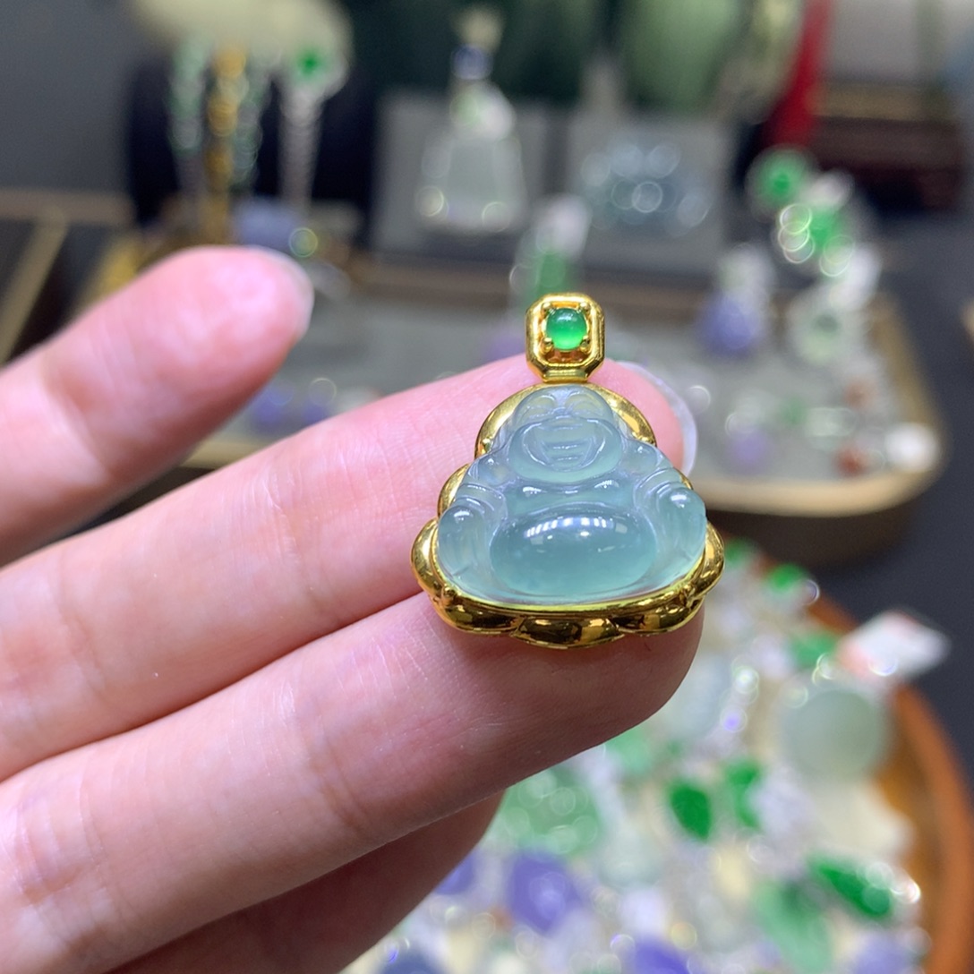 翡翠18K金镶嵌颈饰翡翠吊坠项链