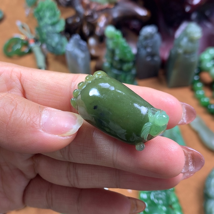 和田玉未镶嵌挂件