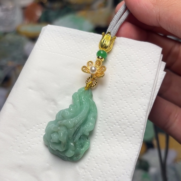 翡翠颈饰未镶嵌吊坠