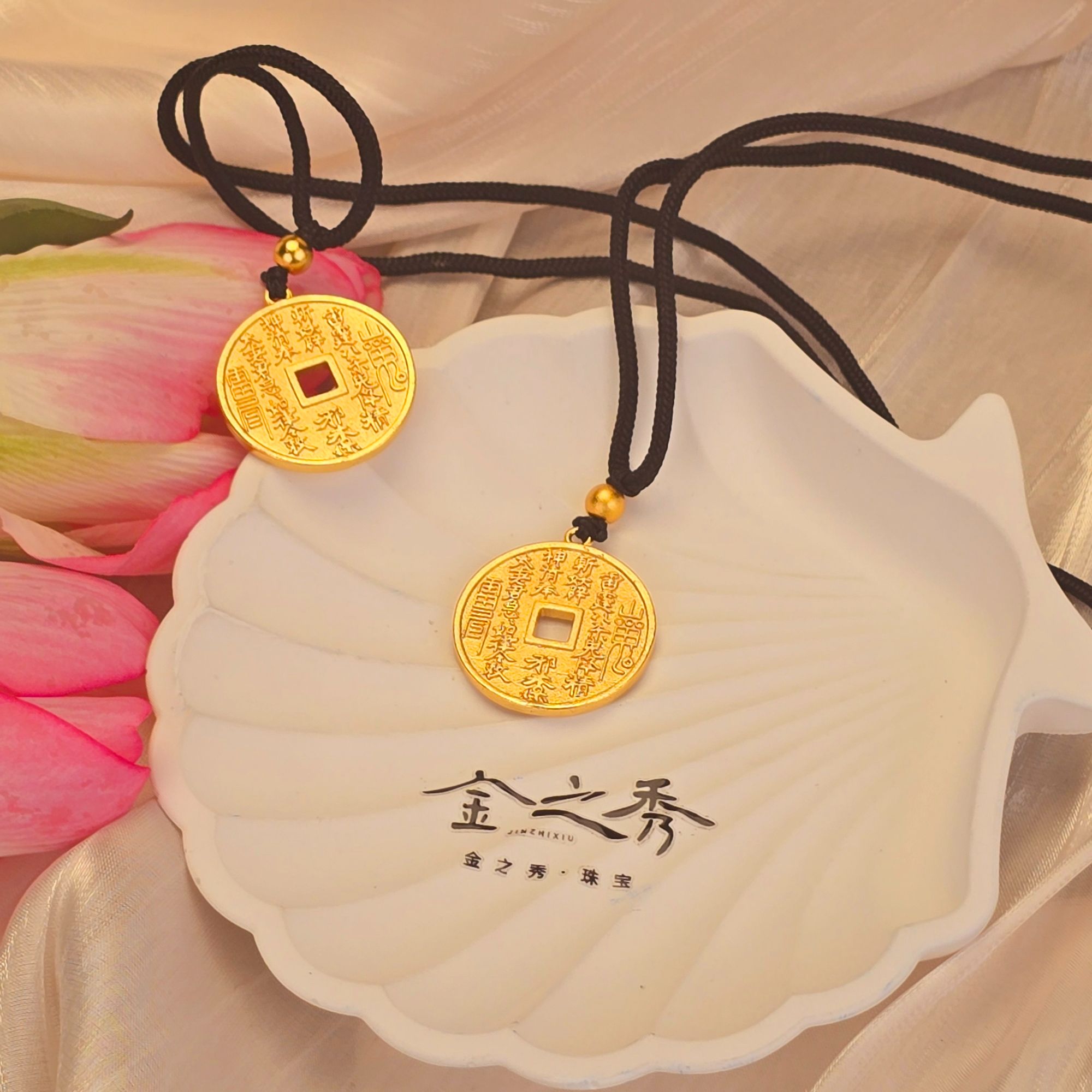 合金吊坠  金之秀珠宝  山鬼花钱吊坠/招财护身