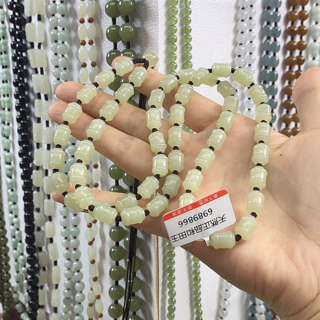 用***7和田玉未镶嵌颈饰