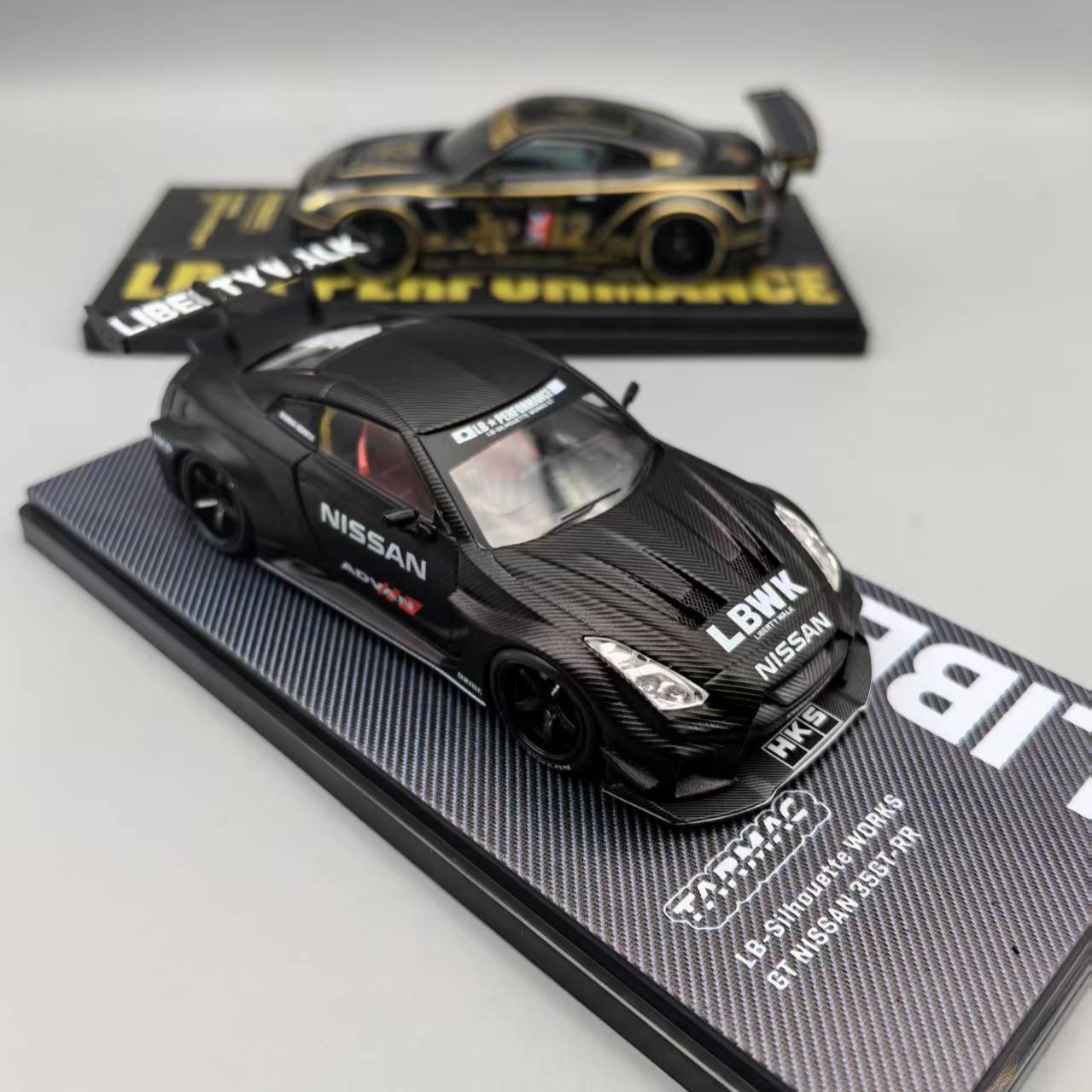 Tarmac Work 1;43 LB宽体 全碳黑金 日产尼桑GTR R35合金汽车模型