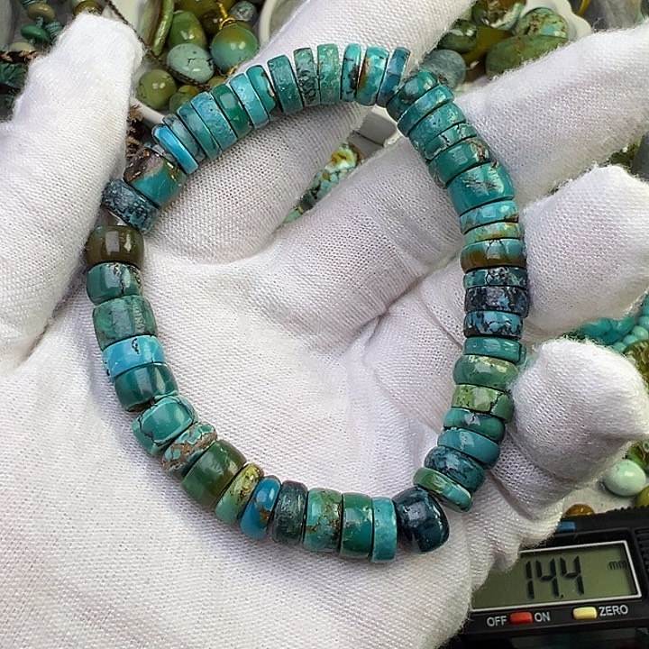 绿松石未镶嵌珠宝奇石