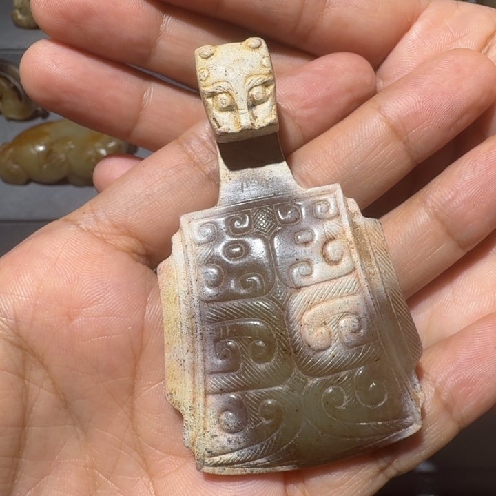 拉***拉颈饰未镶嵌和田玉
