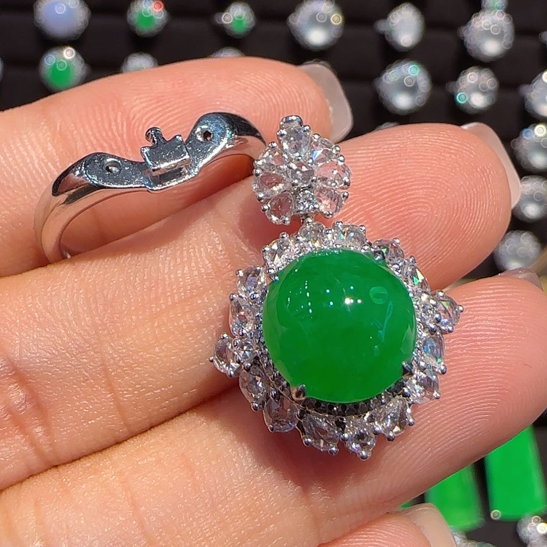 翡翠18K金镶嵌戒指戒指吊坠两用