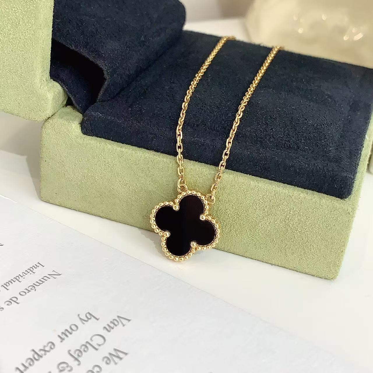 95新 梵克雅宝 Au750四叶草中号黑色金链/66524227